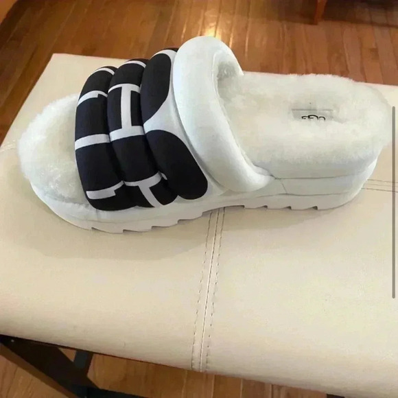 UGG Woman’s White Logo Slides Platform Slip - On Slides Sz 8 - Picture 8 of 10